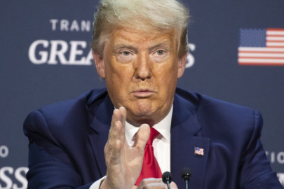 Trump presionará para que las escuelas den clases presenciales en otoño 