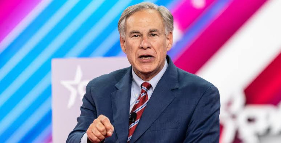 Greg Abbott pidió investigar a organizaciones  por supuestamente ayudar a migrantes a llegar a EEUU