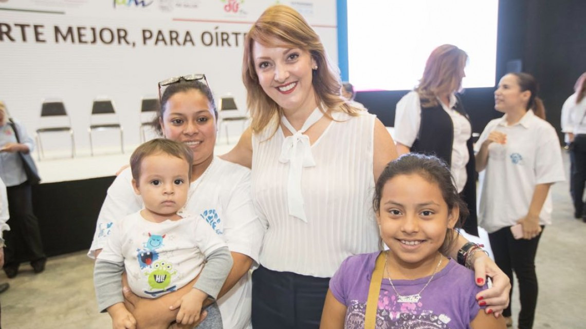 Entrega programa “Para verte mejor, Para oírte mejor” 700 aparatos funcionales 