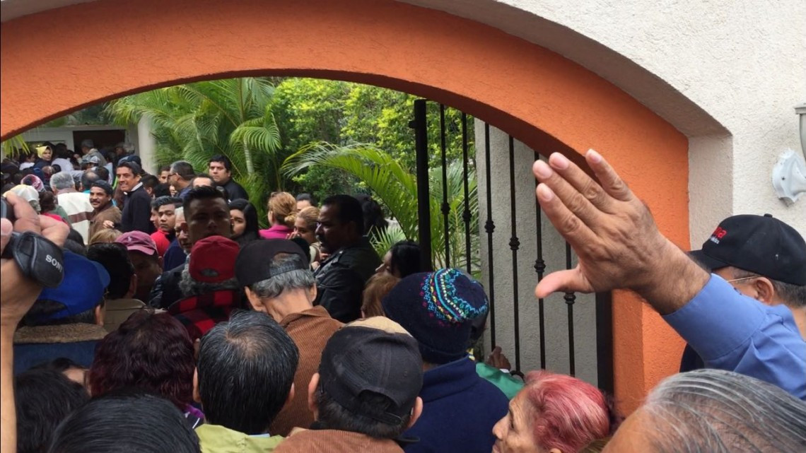 Arranca entre gritos y empujones selección de regidores en Morena