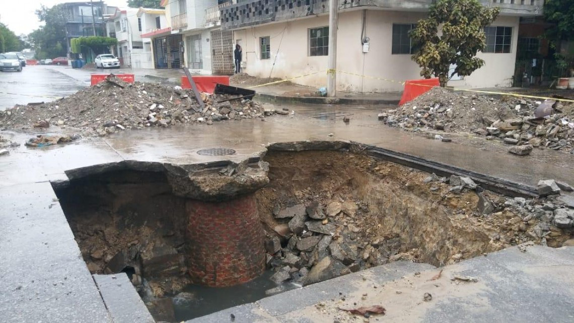 Se abre la tierra en Ciudad Madero