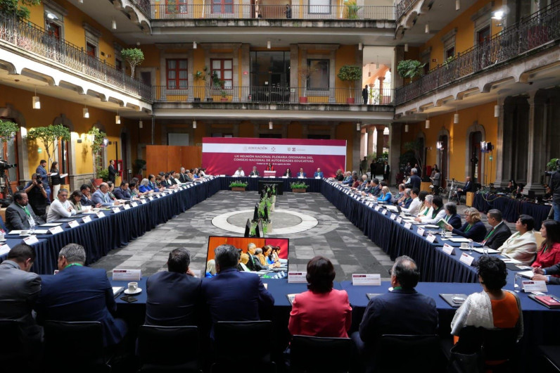 Asiste Lucía Aimé Castillo Pastor a la reunión nacional del Conaedu