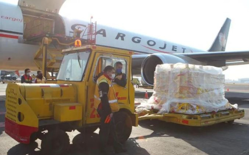 Llegan a México nuevo lote de vacunas contra el COVID-19 de Pfizer