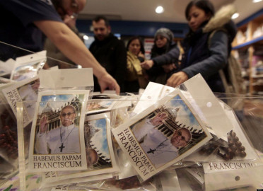 Amenaza El Vaticano con medidas contra mal uso de imagen del Papa