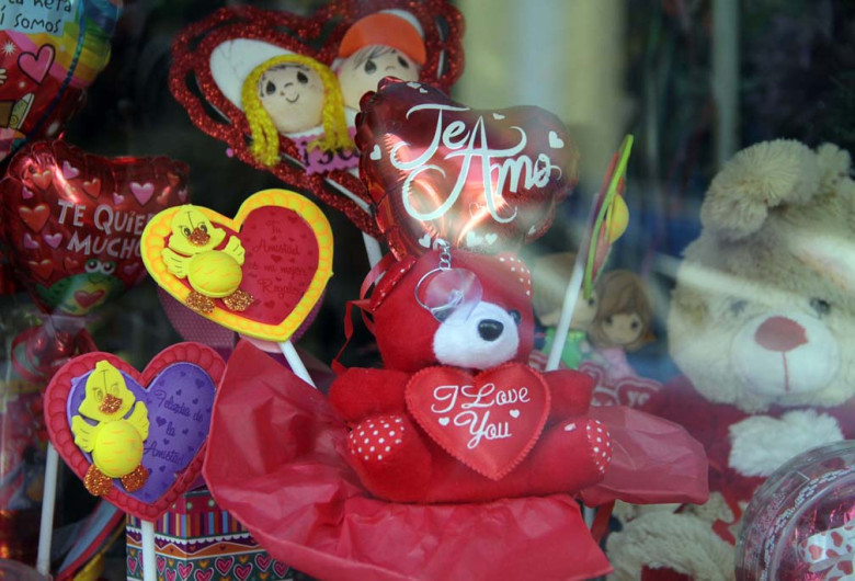 Se acerca el 14 de febrero y comerciantes se preparan