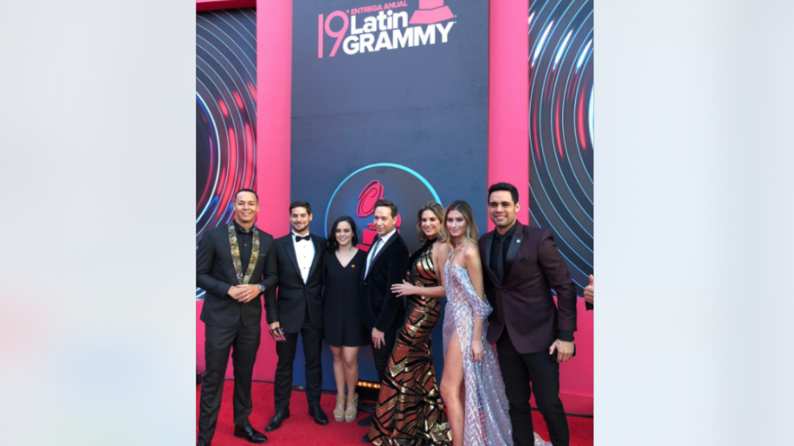 Así lucieron las estrellas en la alfombra roja de los Latin Grammys