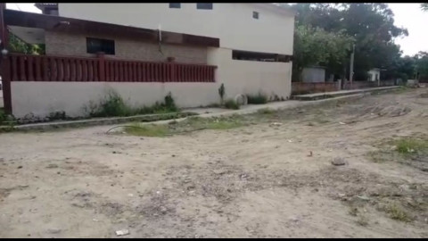 Llevan esperando año y medio la pavimentación de la calle en la Frente Democrático 