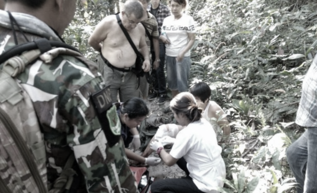 Intentaba tomarse una selfie y un cocodrilo la muerde