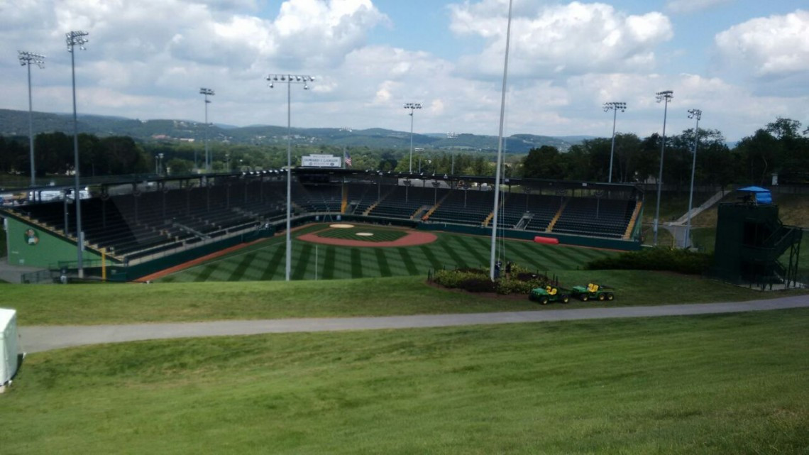 Llegan a Williamsport familiares de jugadores de la Treviño Kelly