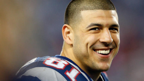 Se suicida en prisión ex jugador de la NFL, Aaron Hernández