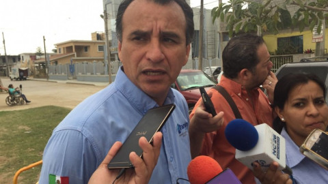 Preparan la playa para periodo vacacional