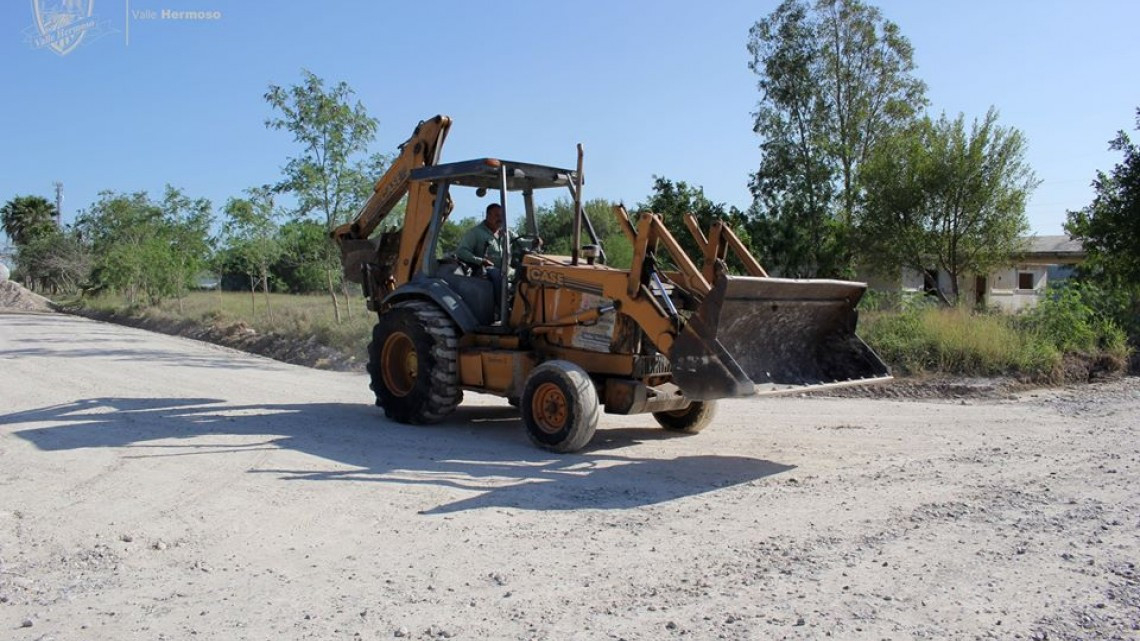 Continúa revestimiento de calles