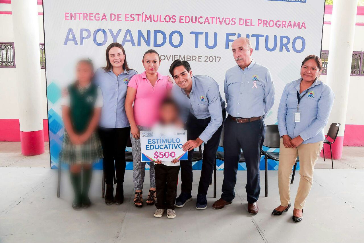 Entregan de estímulos del programa "Apoyando tu Futuro"