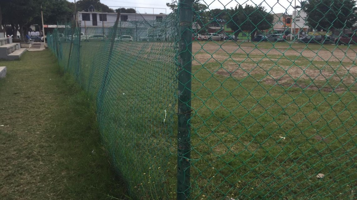 Exigen en la Hipódromo la rehabilitación de campo de fútbol 