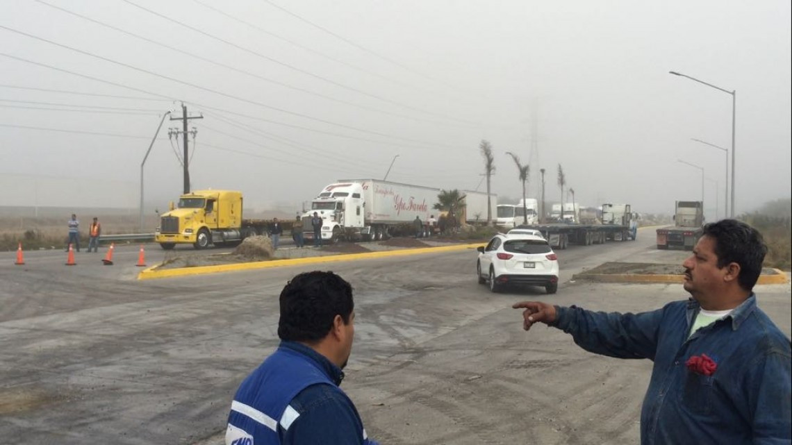 Intensa neblina genera el choque de dos trailers enAltamira