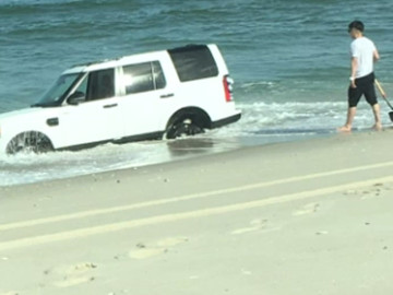 Por un minuto de fama casi pierde su vehículo