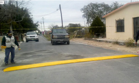 Instalan topes en las calles de ciudad Mier