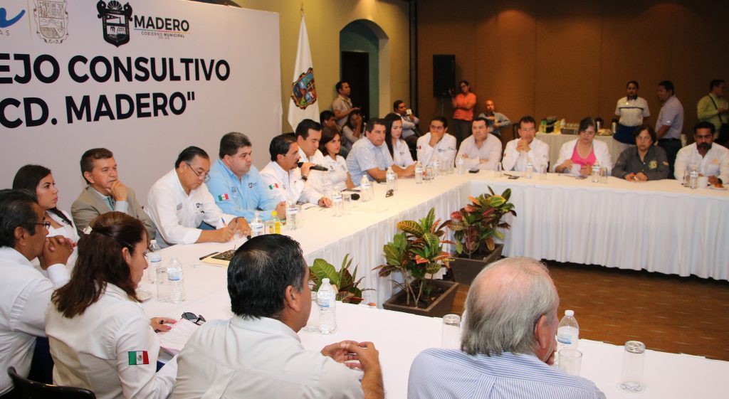 Cubrirán a fin de año adeudo de compra de camiones de basura