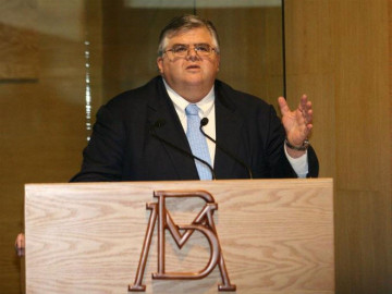 Confirma Carstens permanencia en Banxico