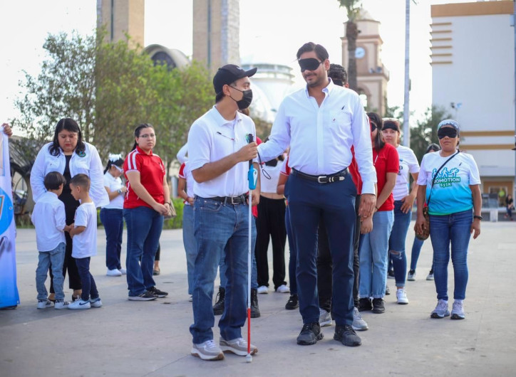 Muestra Alcalde solidaridad del Gobierno de Reynosa con invidentes 