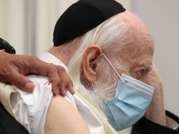 Israel lidera vacunación internacional de COVID mientras aumentan sus casos