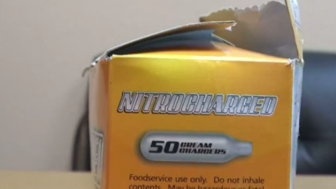 Busca restringir la venta de productos que contenga "el gas de la risa"