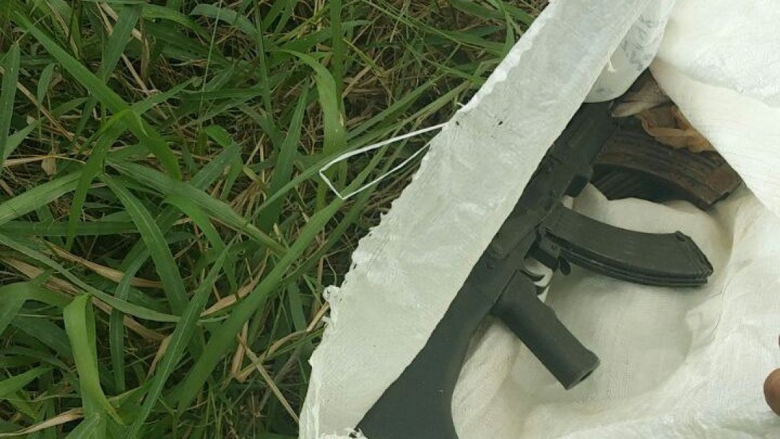 Aseguran marihuana, arma larga y cargadores en Díaz Ordaz