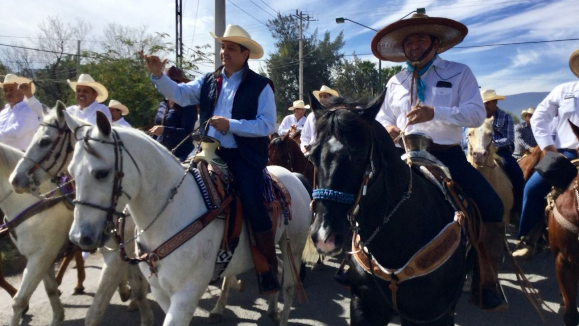 Llevan a cabo “Cabalgata de la Amistad”