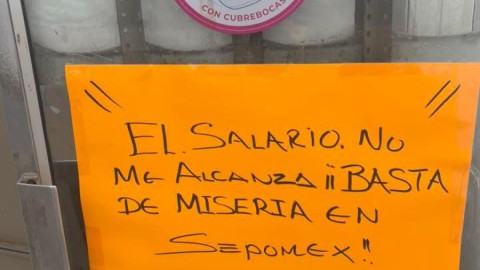 Carteros trabajan bajo protesta