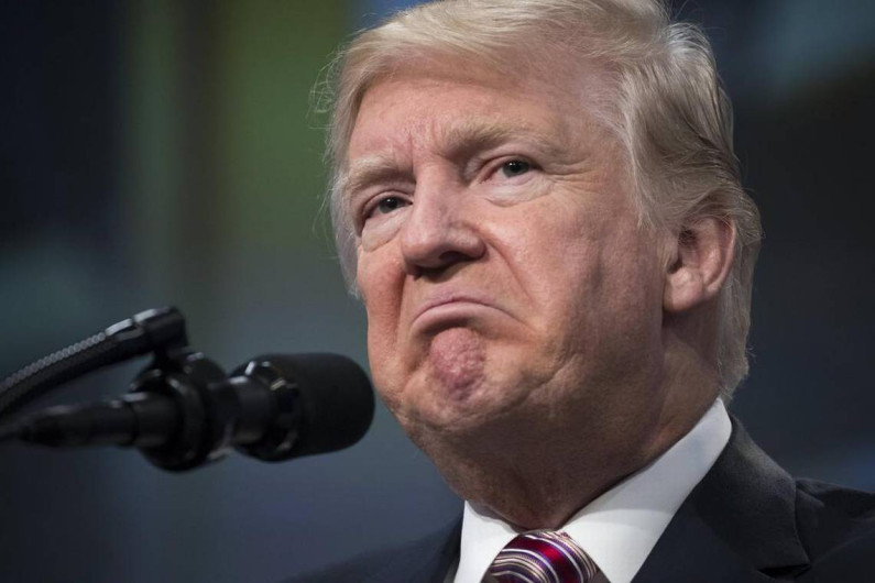 Trump arremete contra alcaldesa de Puerto Rico