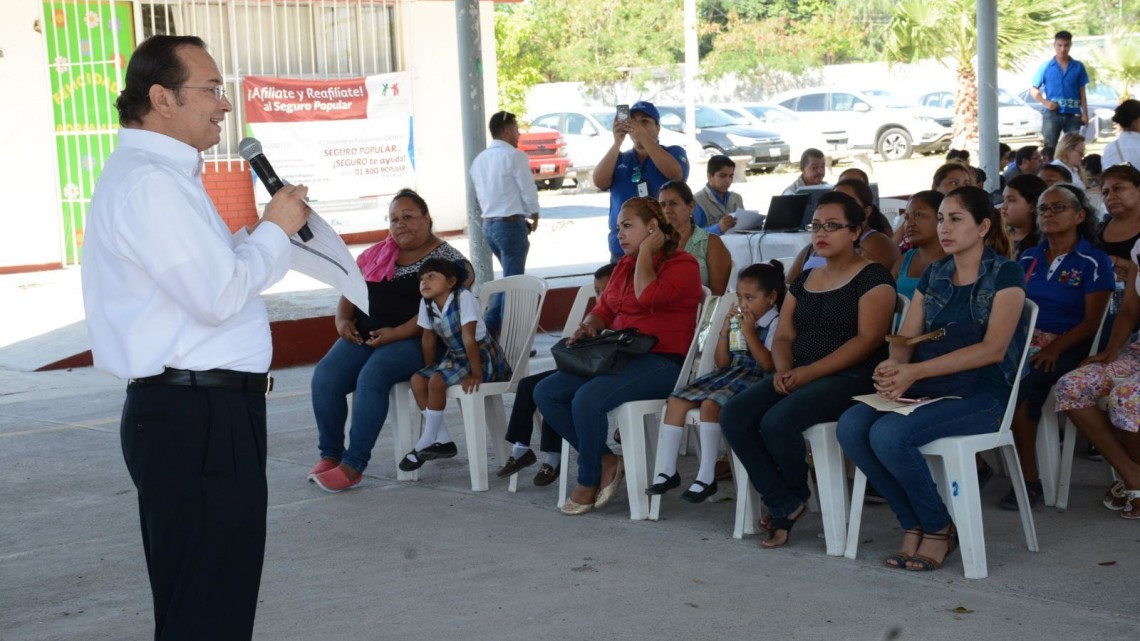 Reciben en la colonia López Portillo beneficios de Brigada