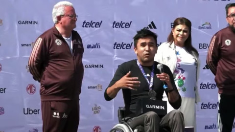 Corredor en silla de ruedas reclama condiciones del Maratón; Gobierno de CDMX responde