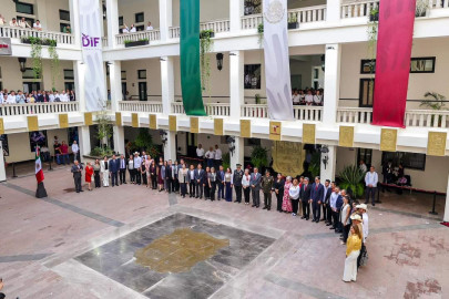 Develaron Gobernador Américo Villarreal Anaya y Alcalde Carlos Peña Ortiz Escudo del Municipio de Reynosa 