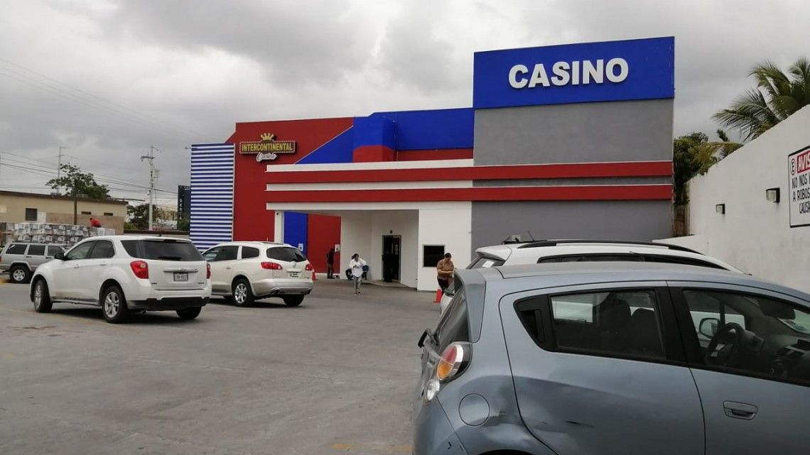Alcalde Mario López felicita a empresarios y comerciantes responsables