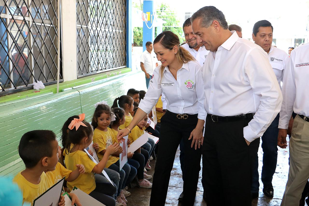 Con más obras, apuesta Adrián Oseguera por una educación de calidad