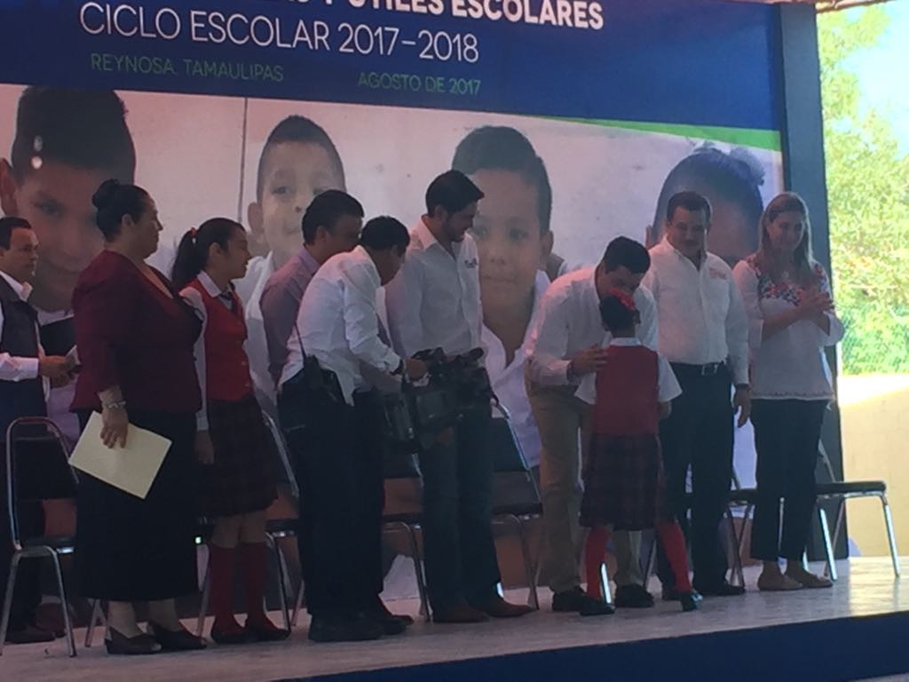 Benefician a 77 mil estudiantes "Con mis útiles a la escuela"