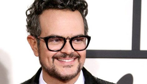 Aleks Syntek se retracta ante polémica sobre el reggaetón