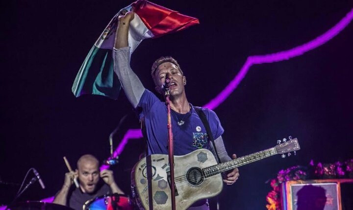 ¡Coldplay se unió a México con 'Life is Beautiful'!