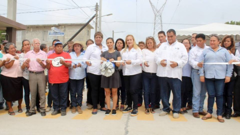 Asiste alcaldesa a inauguración de diversas obras