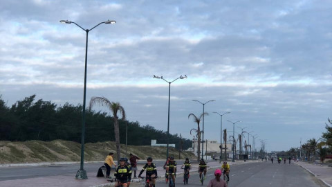 Disfrutan primer día Trotavía en Miramar