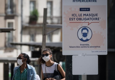 Supera Francia los 70 mil muertos por COVID-19 