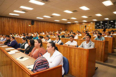 Actualiza Salud a médicos y enfermeras sobre padecimientos de la temporada de calor