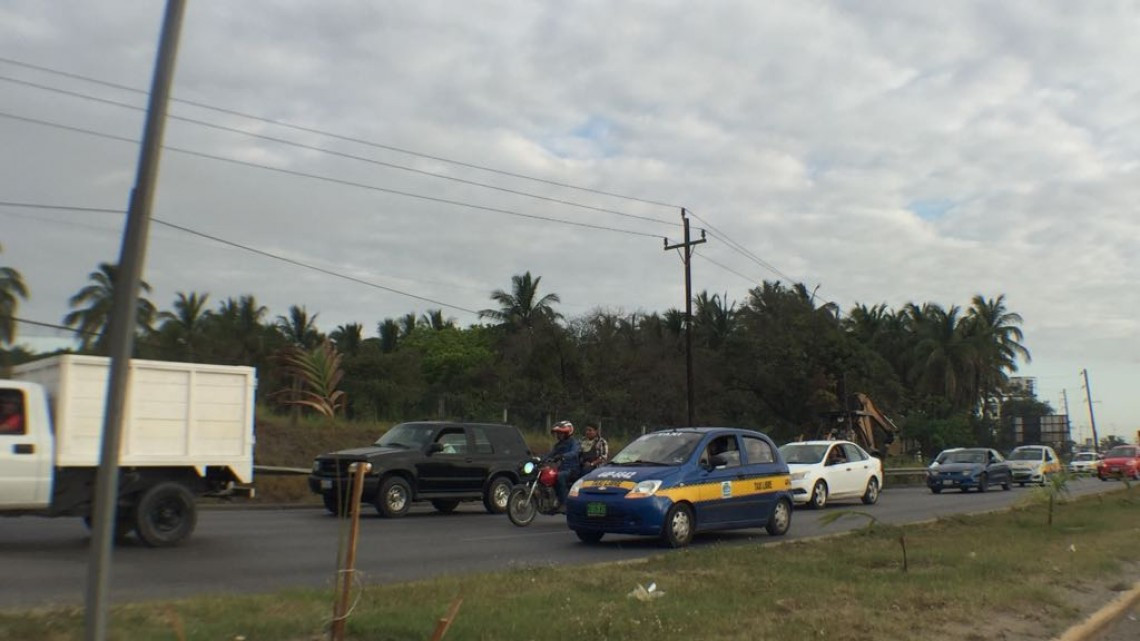Paro de transportistas afecta a usuarios de la zona conurbada