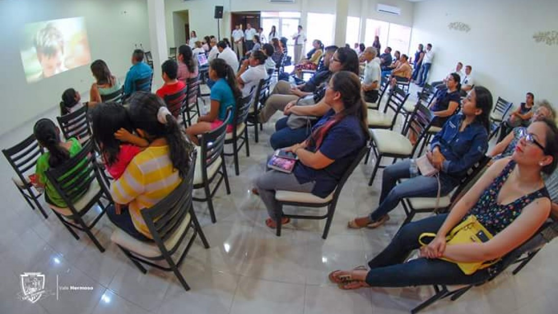 Realizan “Escuela Para Padres”