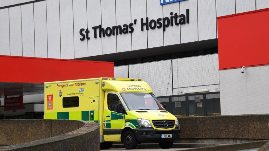 Boris Johnson, “continúa mejorando” de la Covid-19 