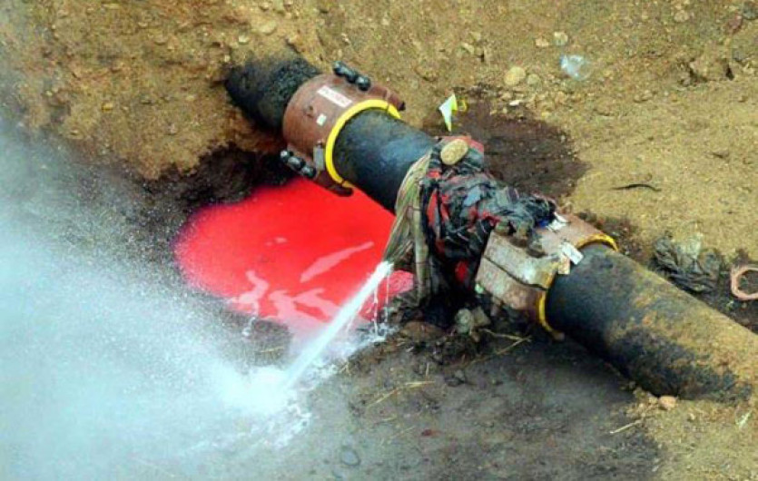 Atiende Pemex fuga por toma clandestina en Matamoros