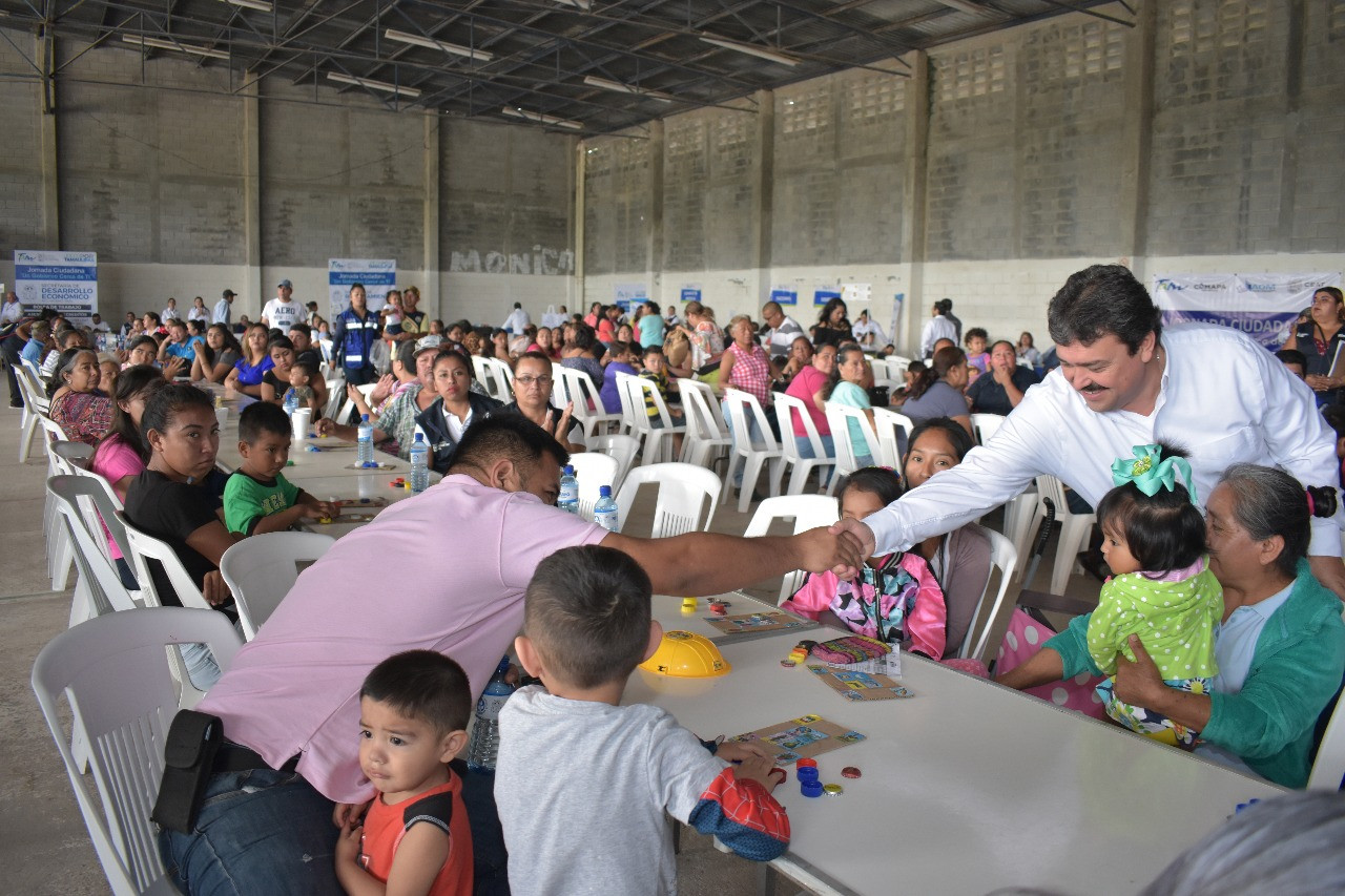 Invita Presidente Municipal a hacer equipo entre ciudadanía y Gobierno.