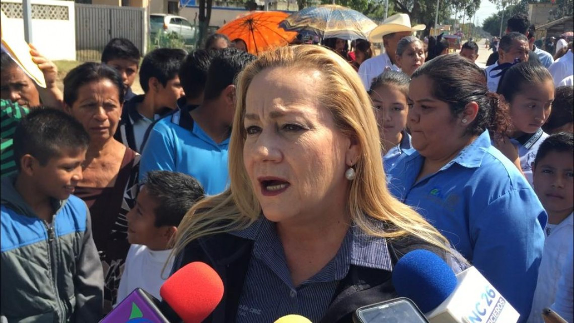 Se inician trabajos de bacheo en la avenida de la industria