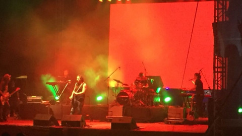 Plastilina Mosh se presenta en playa Miramar