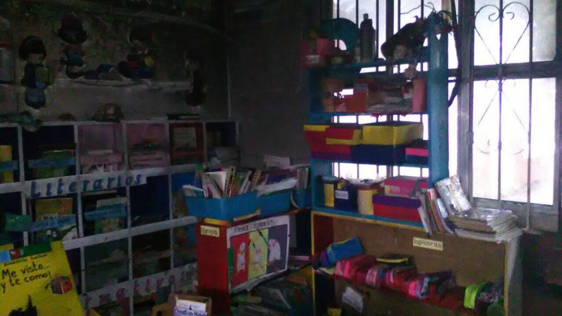 Vándalos prenden fuego a salón de clases de un kinder en la Borreguera